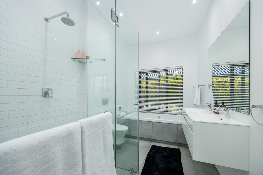 4 Bedroom Property for Sale in Val De Vie Estate Western Cape